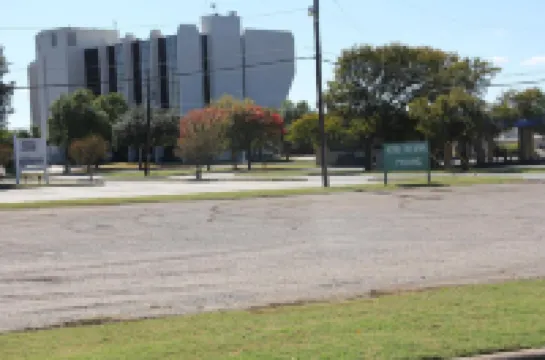 โลนสตาร์ อินน์แอนด์สวีทส์