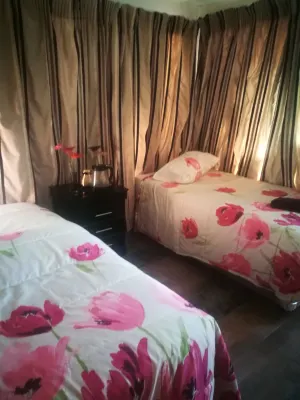 Naisar Royal White Apartment Hotels in Джермістон
