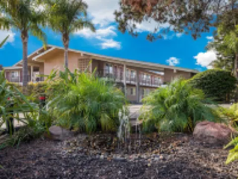 Bay Breeze Inn Hotels in Oakland