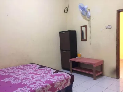 Olivia Homestay Hotels near Ketapang Ferry Port