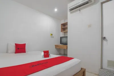 RedDoorz near Gajah Mada Pontianak Hotel di Pontianak