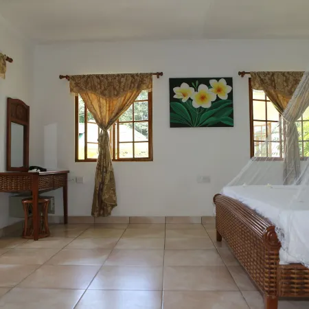 Le Surmer Self Catering Chalets