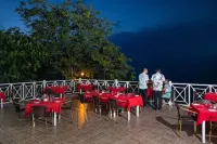 Hibiscus Lodge Hotel - breakfast