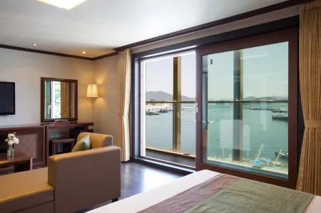Tongyeong Anchovy Tourist Hotel