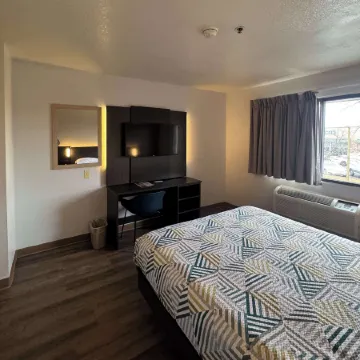 Motel 6 Glenview, IL - Chicago North