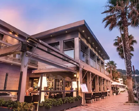 إتش بوتيك لا كاليتا باي فنادق في ألمونيكار