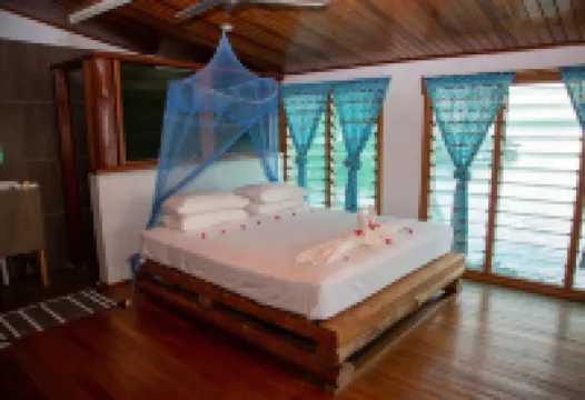 Fatboys Resort Hotels in New Georgia Group