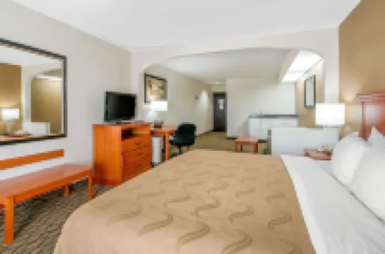 Quality Inn & Suites - Jefferson City