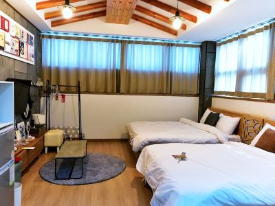 Andong Poong-Gyung Hostel n Library
