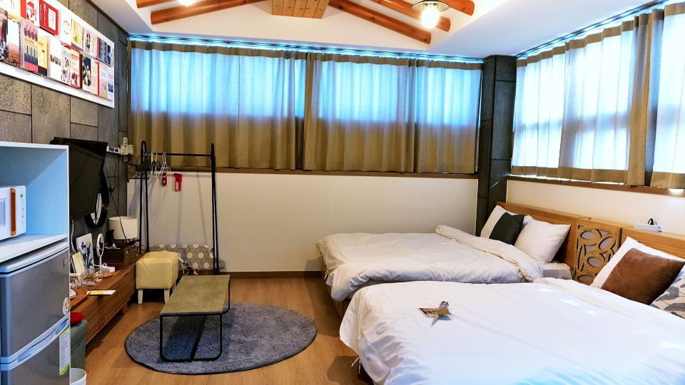 Andong Poong-Gyung Hostel n Library