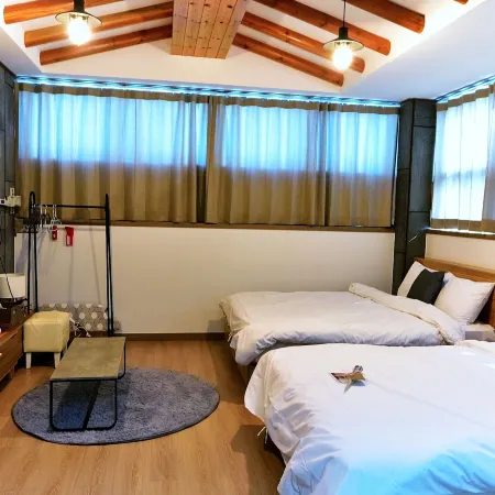Andong Poong-Gyung Hostel n Library