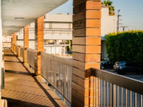 เกตเวย์ อินน์ การ์เดนา โรงแรมในกาดินา