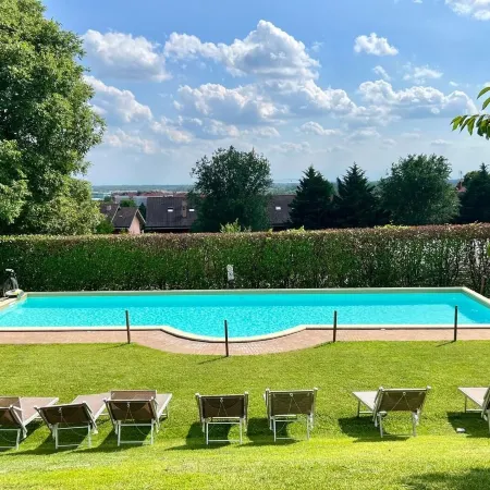 Le Serre Suites & Apartments