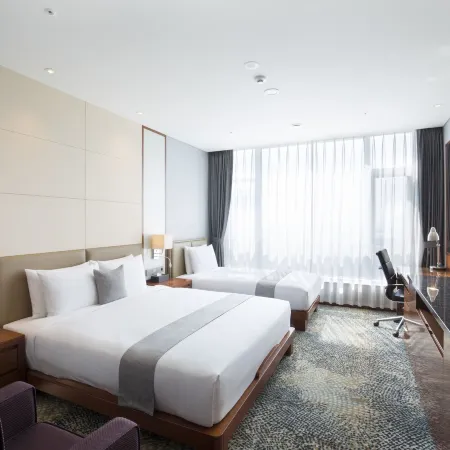 I Square Hotel