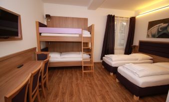 Slamba Hostel