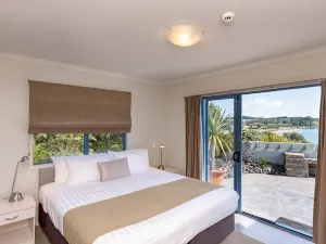 Blue Pacific Apartments