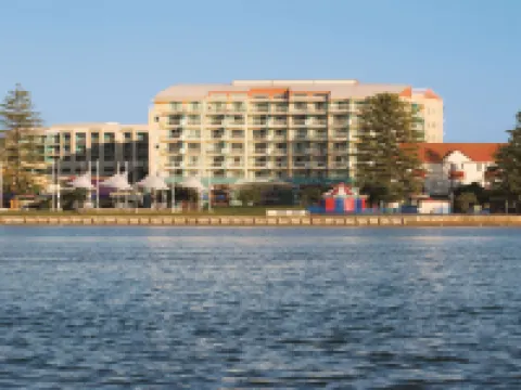 Oaks the Entrance Waterfront Suites Hotels in Wyong