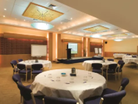 Oaks the Entrance Waterfront Suites Hotels in Wyong