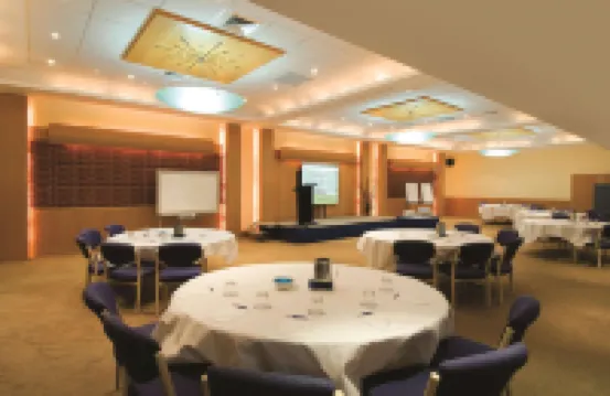 湖口海濱盛橡套房酒店