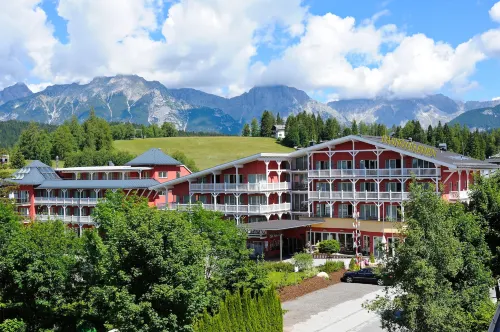 一流的伊甸酒店 - Tirol 的活動和健康酒店在海拔1200米 - 健身室/gym room