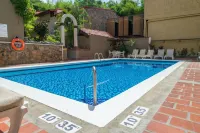 Kapok Hotel - Pools