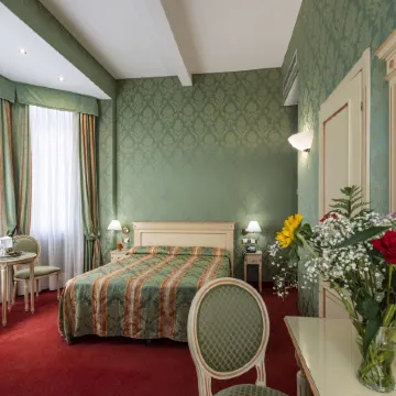 Hotel Villa Delle Palme Отели рядом с достопримечательностью «Дворец Грасси»