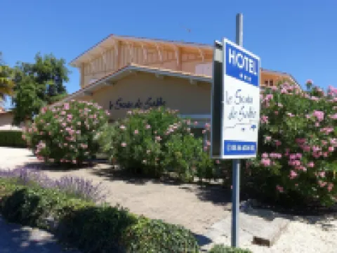 Hôtel le Grain de Sable Hotels in Ares