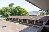 Abbey Motor Inn - parking