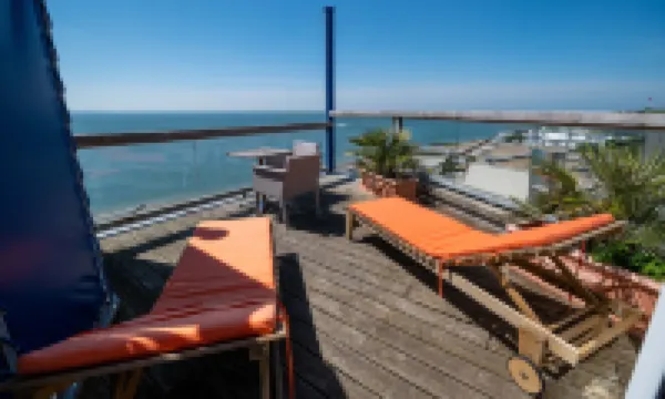 ลาเปติทราด โฮเต็ล