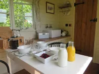 Wilderness B&B 3 Self Contained Rooms Nr Sissinghurst - petit déjeuner