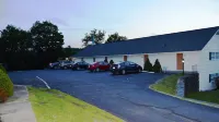 Hollow Inn and Motel - Motels