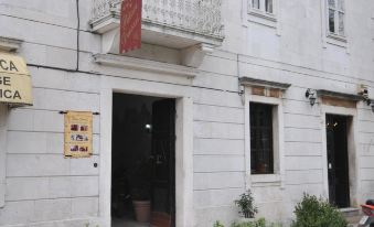 Palace Derossi