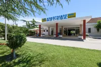 Apartments Medena Hotels in Seget Donji