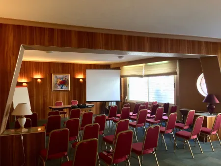 Hotel Chiffre Отели в г. Альби