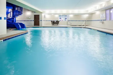 Holiday Inn Express & Suites DICKINSON by IHG