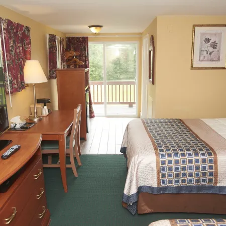 Swiss Chalets Village Inn