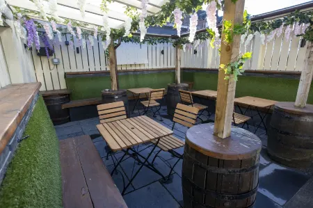 The Waverley Hotel Отели в г. Киппен