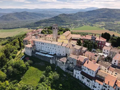 Villa Borgo B&B Hotels in Krasica