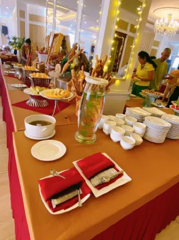 Nha Trang Palace Hotel Отели рядом с достопримечательностью «AB Central Square Nha Trang»