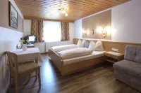 Gasthof Eiserne Hand Hotels in Gemeinde Sankt Jakob in Haus