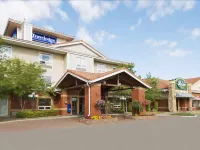 Travelodge Hotel by Wyndham Sudbury - bar