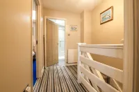 Harry's - 2 Bedroom Holiday Home - Tenby