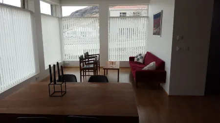 賽季斯菲爾澤公寓酒店