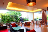 The Pride Hotels in Самфран