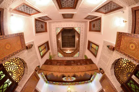 Riad Fes Madaw Отели рядом с достопримечательностью «Mosquée Meriem Borkaoui»