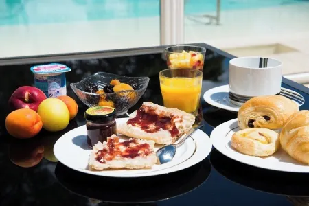 Hôtel le Capricorne Отели в г. Румань