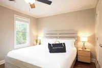 Sweetgum by AvantStay Black Mountain Retreat w Covered Deck