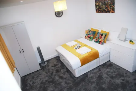 Apartment - Sleeps 5 & Free Parking Отели рядом с достопримечательностью «Хэрроу»