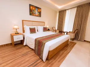 The Hut Restaurant & Boutique Hotel