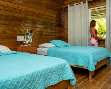 ยาริสโนริ โรงแรมในโบกาสเดลโตโร